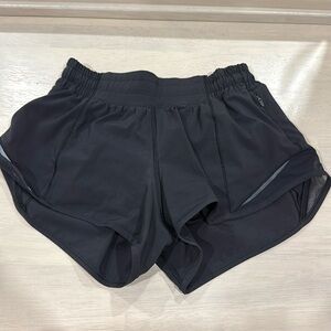 Lululemon Hotty Hot 2.5” Shorts